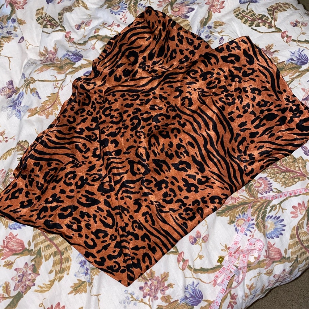 Forever 21 Animal print skirt